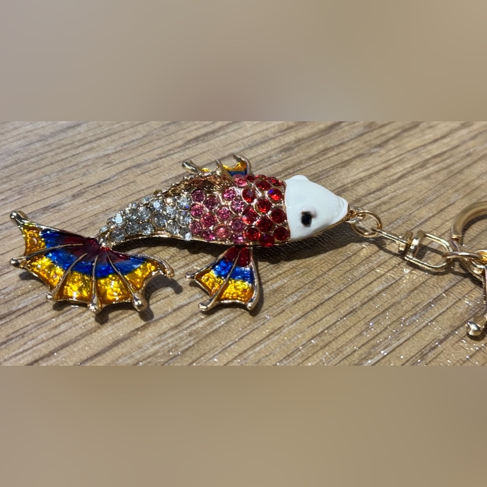 Fish Keychain Crystal Rhinestones Purse/Pendant/Handbag/Charm - Picture 3 of 3